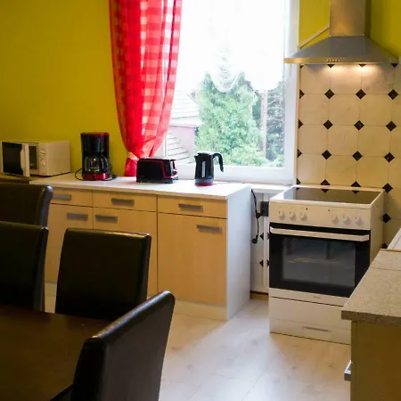Spacious With Pool In *